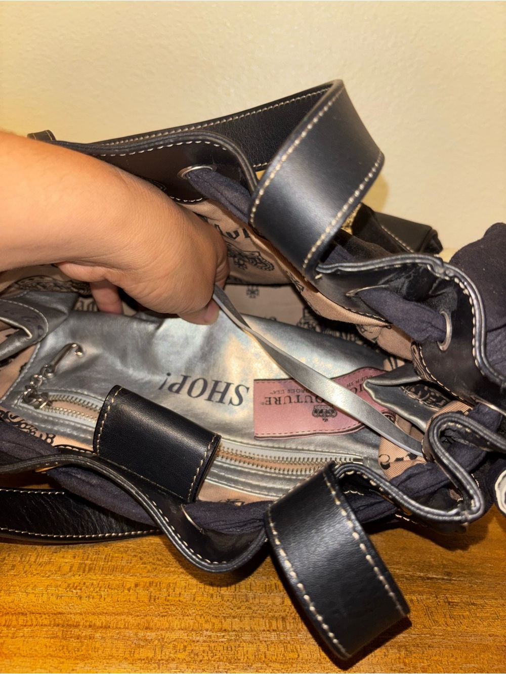 Juicy Couture Daydreamer Bag Vintage Black Velour Y2K Era Excellent Condition - Picture 11 of 11